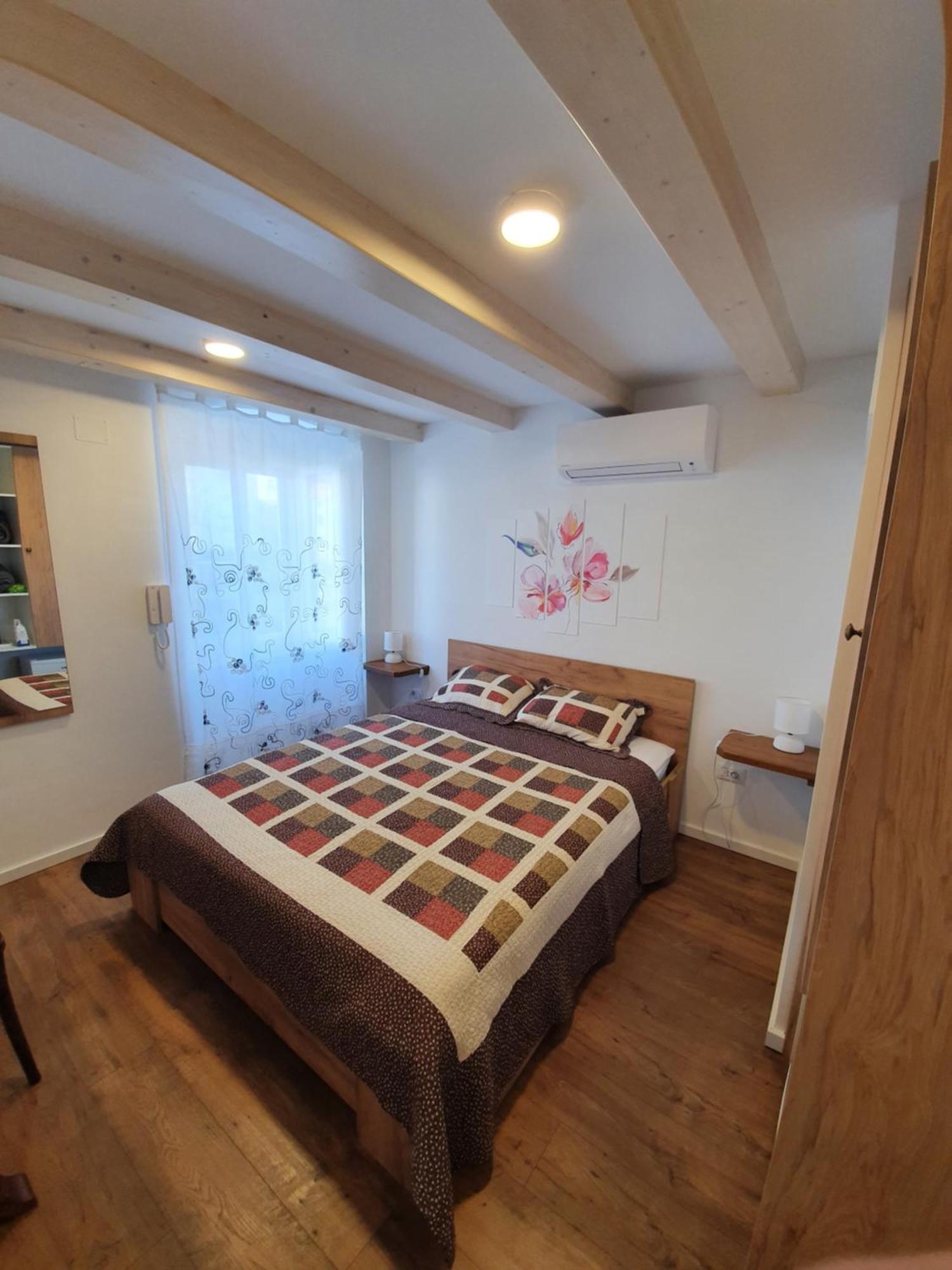 Room Cs Крес Екстериор снимка